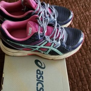 Gel ASICS running sneakers